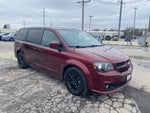 2019 Grand Caravan Thumbnail 3