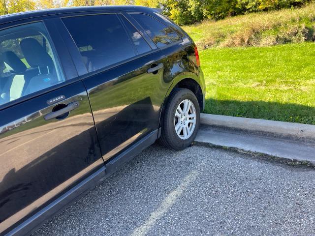 2011 Ford Edge - $2,180