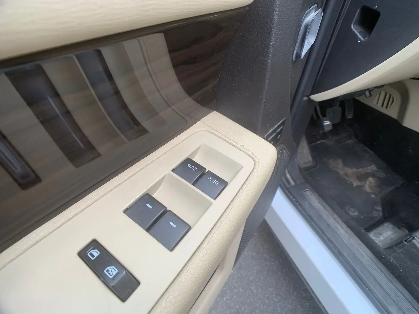 2019 Ford Flex - $15,998