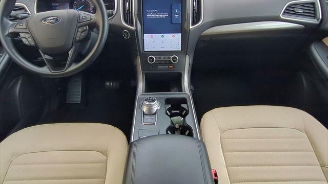 2021 Ford Edge SE