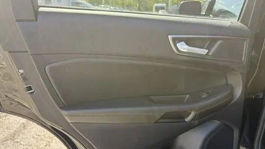2020 Ford Edge SE