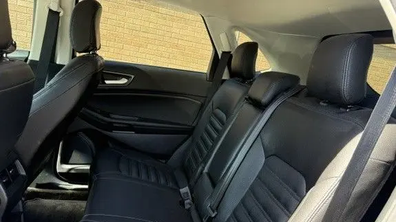 2020 Ford Edge SE
