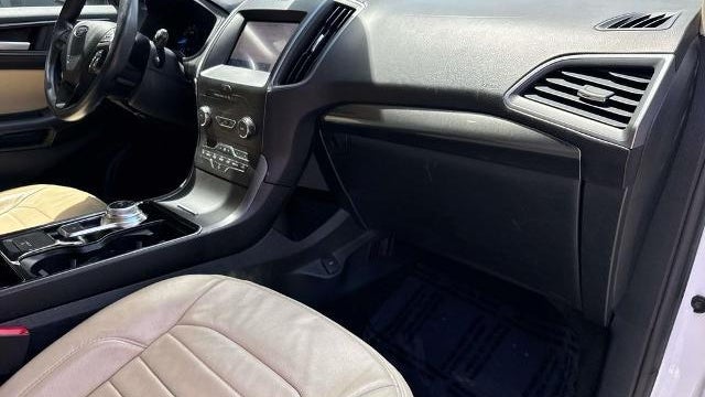 2020 Ford Edge SE
