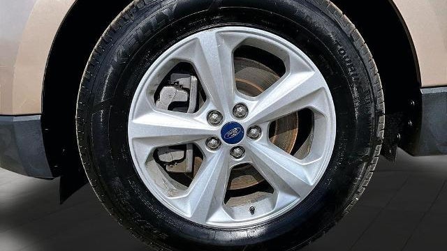 2021 Ford Edge SE