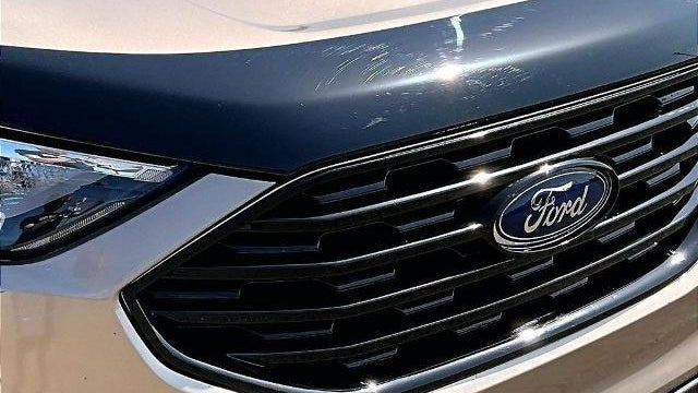 2021 Ford Edge SE