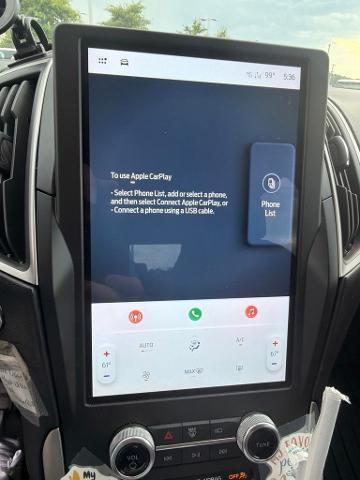 2021 Ford Edge SE — photo 1 of 24