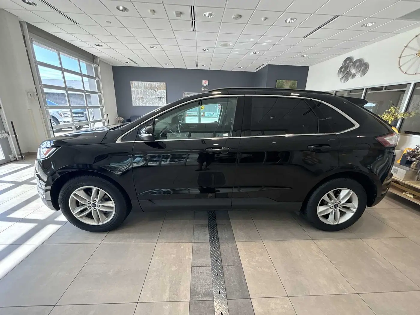 2016 Ford Edge - $10,243