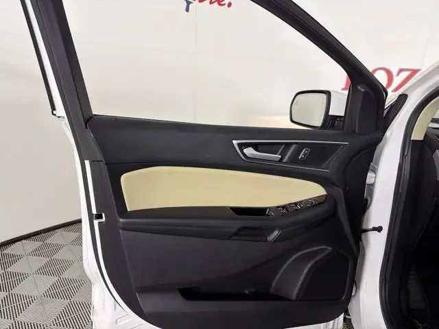 2017 Ford Edge - $11,000