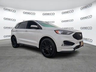 2021 Ford Edge with Star White Metallic Tri-Coat Exterior