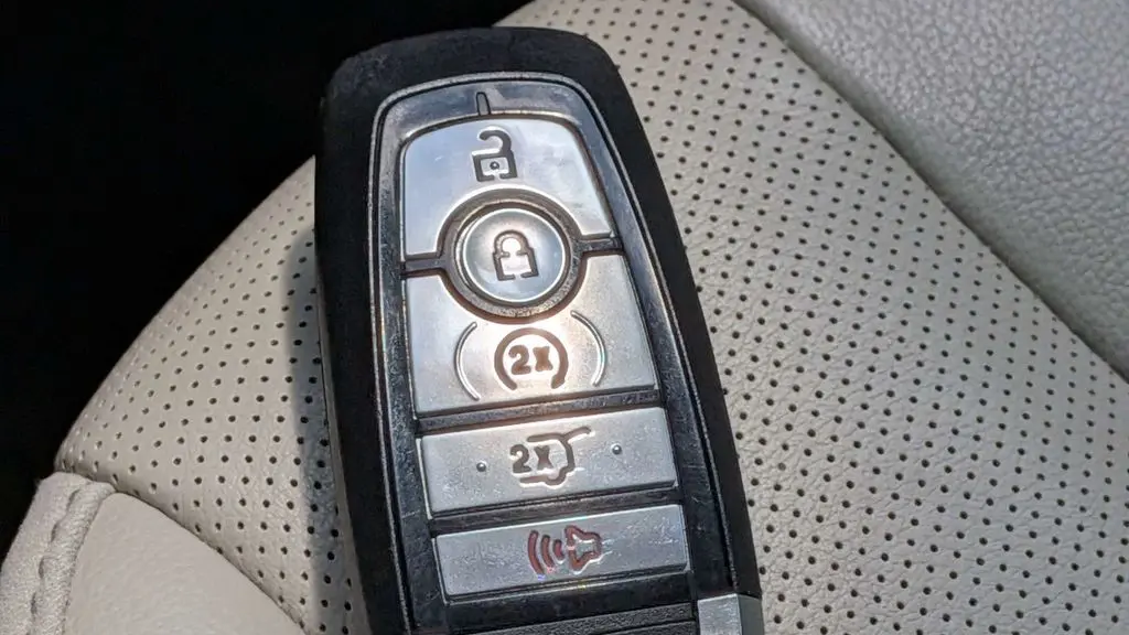 2020 Ford Edge Titanium