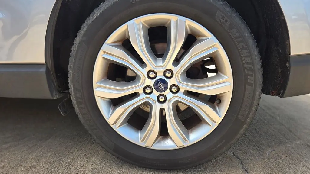 2020 Ford Edge Titanium