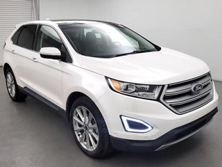 2017 Ford Edge with White Platinum Metallic Tri-Coat Exterior