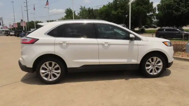2020 Ford Edge Titanium
