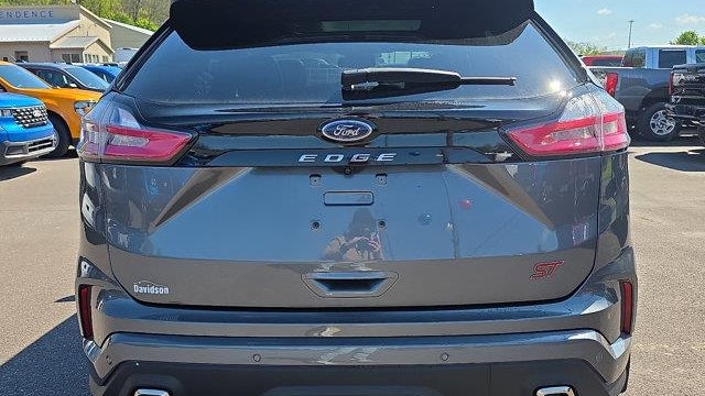 2022 Ford Edge ST