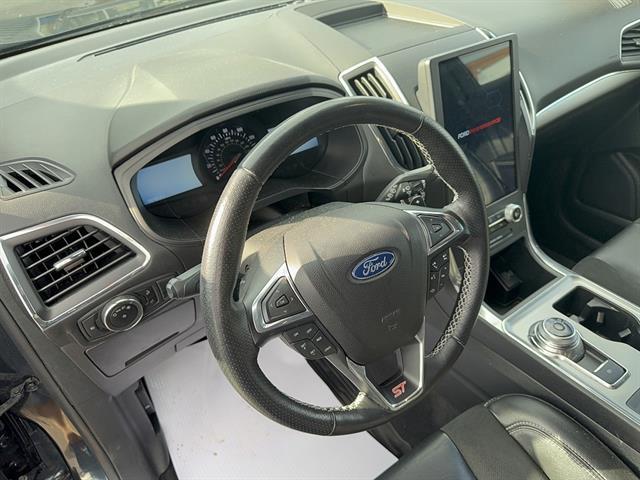 2023 Ford Edge - $32,990