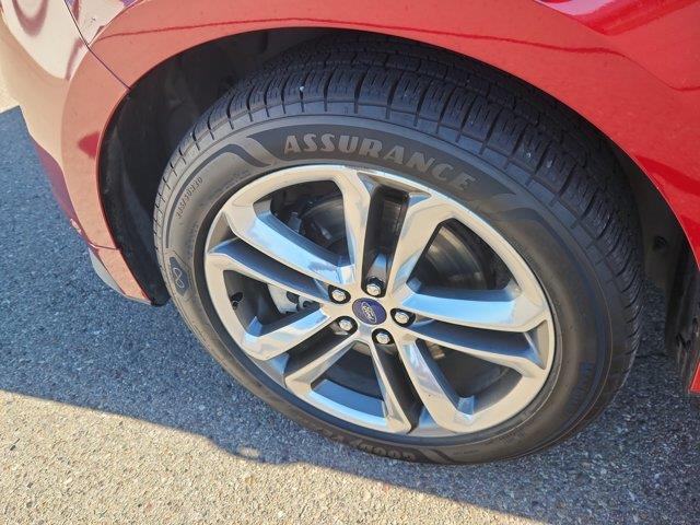 2015 Ford Edge - $12,501