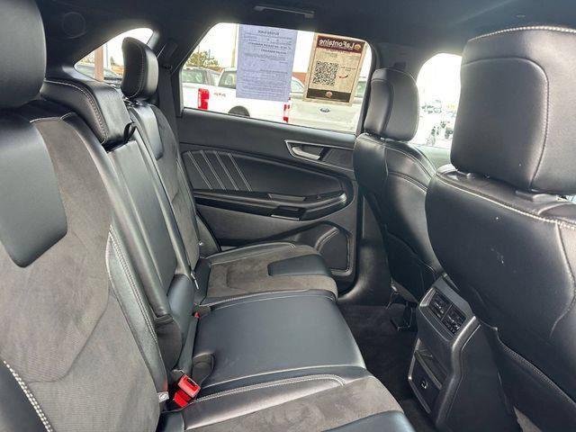 2022 Ford Edge - $23,400
