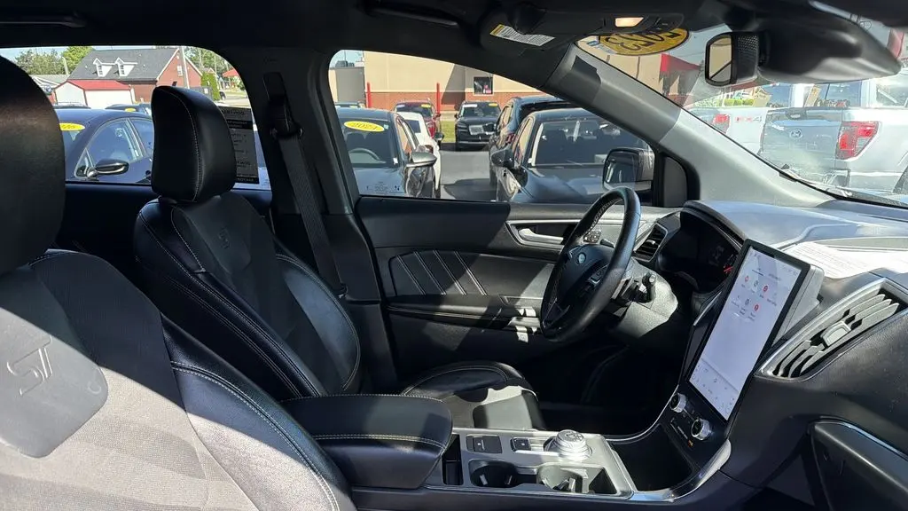 2023 Ford Edge ST