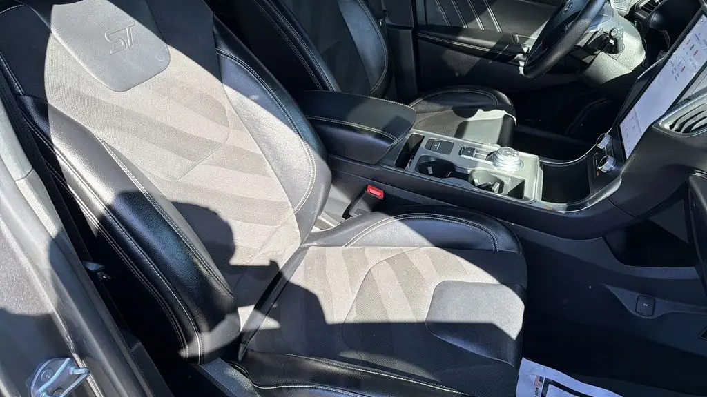 2023 Ford Edge ST