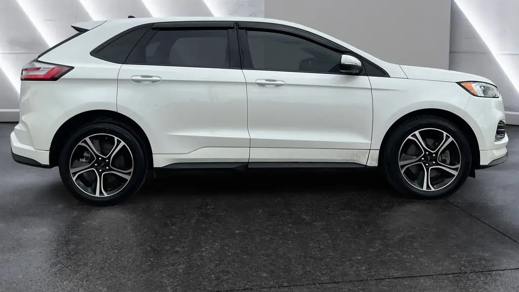 2022 Ford Edge ST