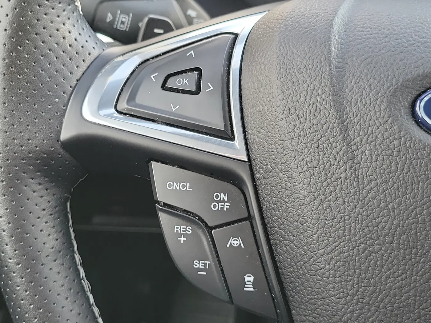 2022 Ford Edge - $27,500