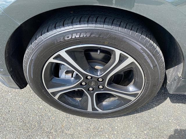2022 Ford Edge - $34,205