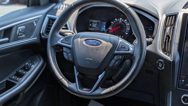 2022 Ford Edge ST