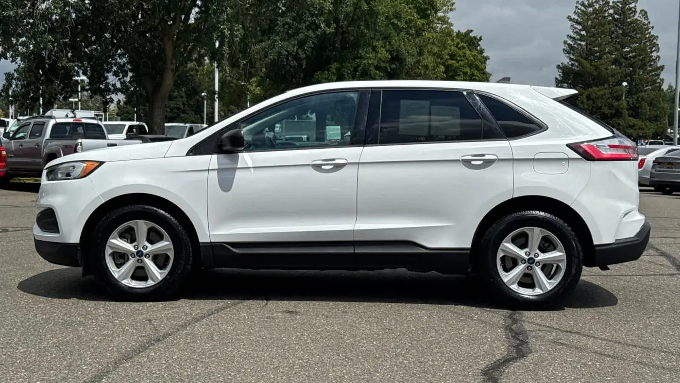 2022 Ford Edge SE