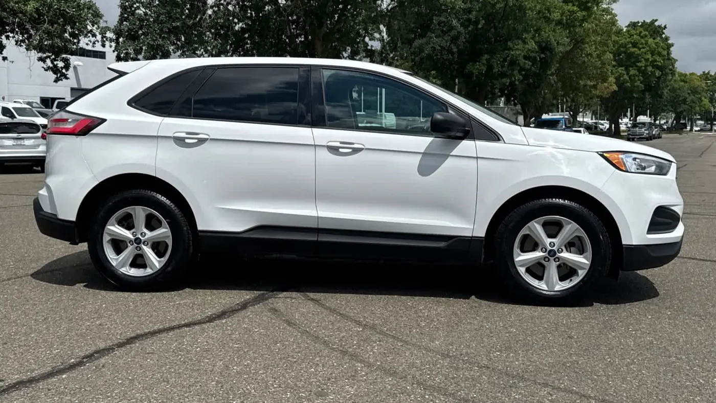 2022 Ford Edge SE