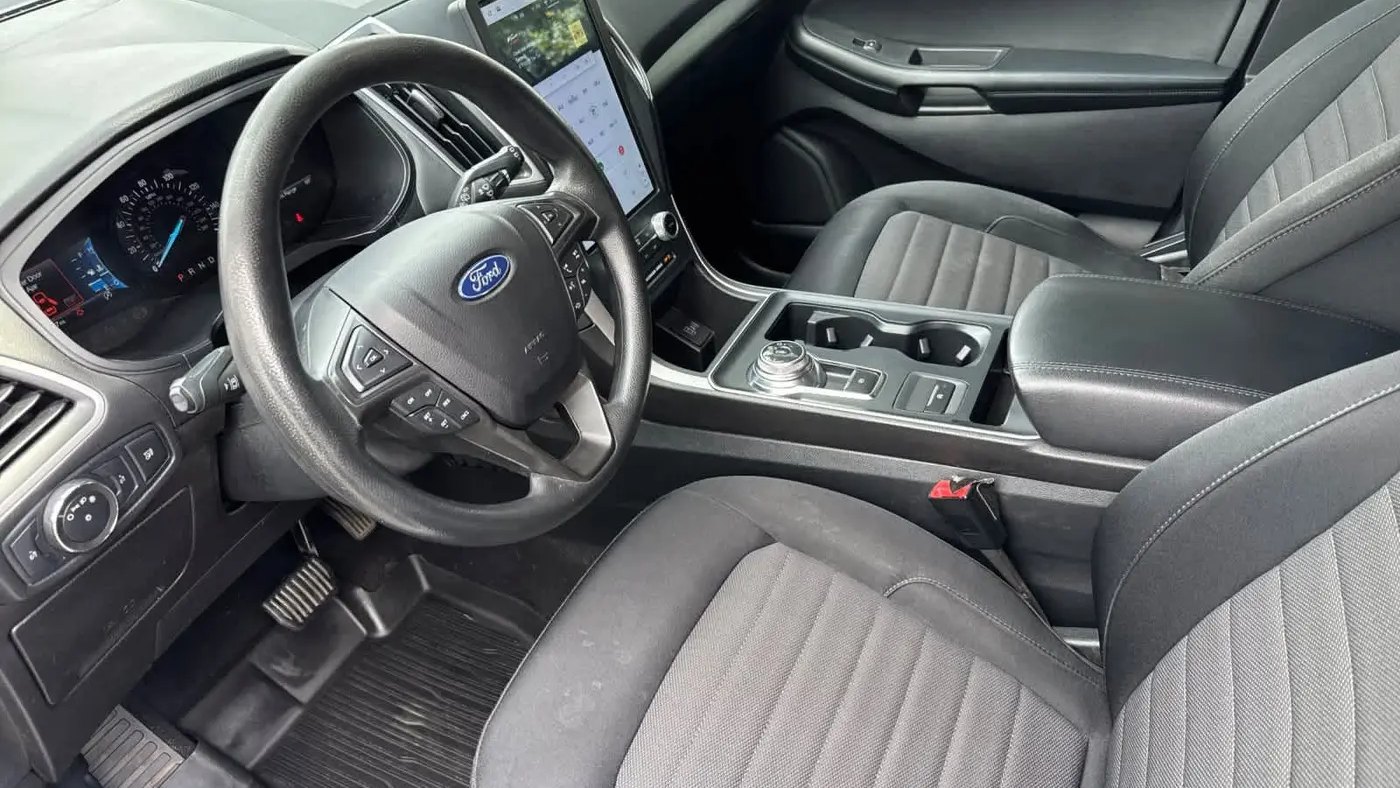 2022 Ford Edge SE