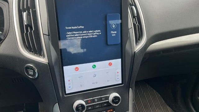 2022 Ford Edge SE