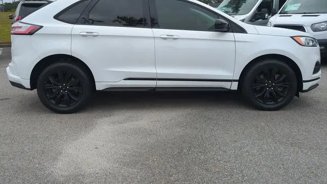 2022 Ford Edge SE