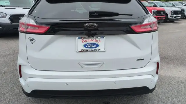 2022 Ford Edge SE