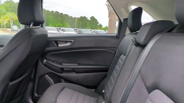 2022 Ford Edge SE