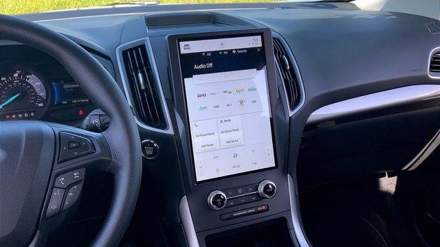 2022 Ford Edge SE