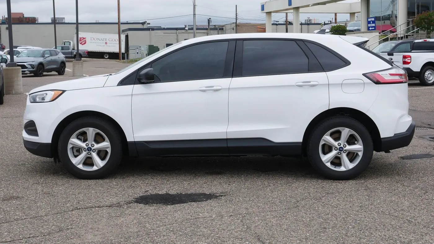 2022 Ford Edge SE