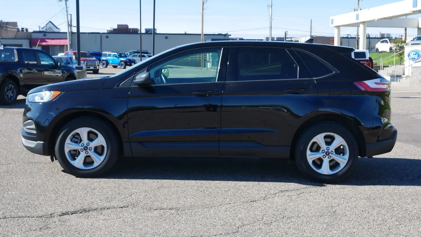 2022 Ford Edge SE