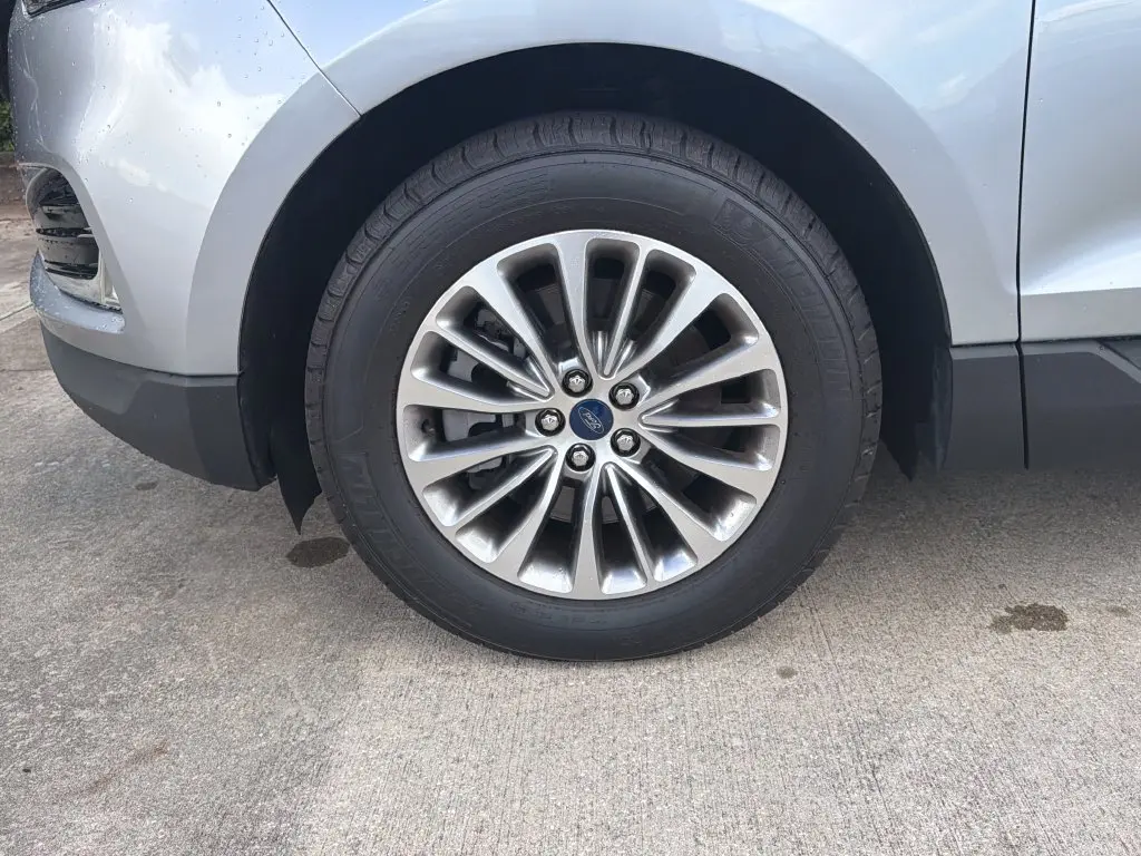 2022 Ford Edge - $22,100