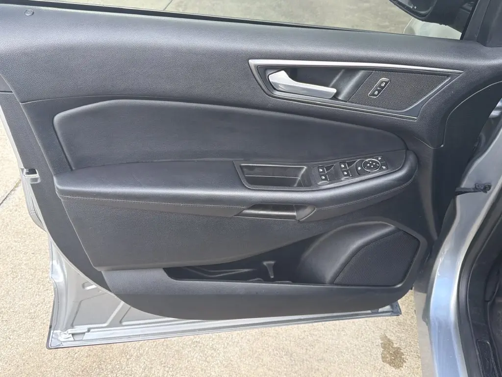 2022 Ford Edge - $22,100
