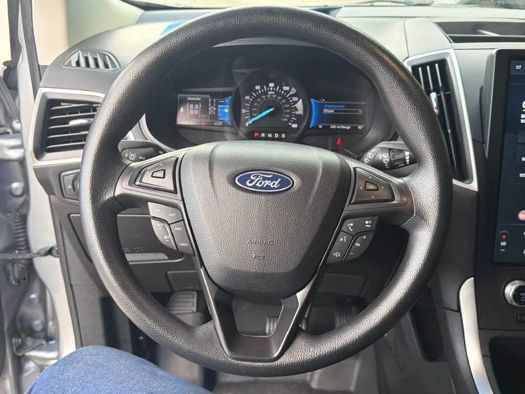2022 Ford Edge - $22,100