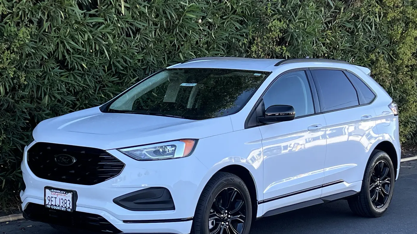 2022 Ford Edge SE