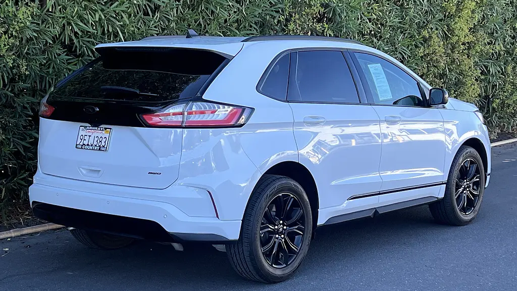 2022 Ford Edge SE