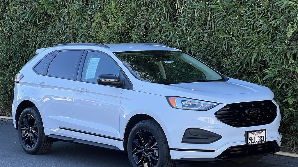 2022 Ford Edge SE