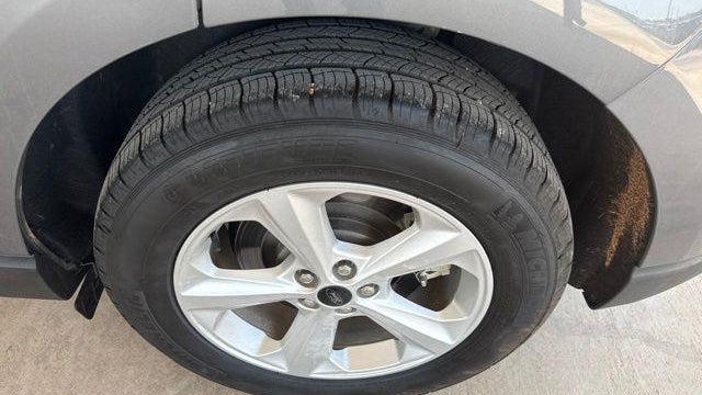 2023 Ford Edge SE