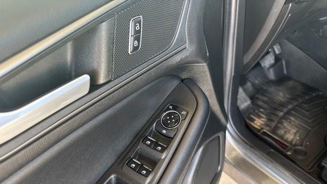2023 Ford Edge SE
