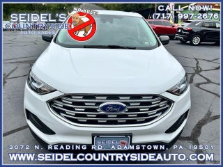 2022 Ford Edge with Oxford White Exterior