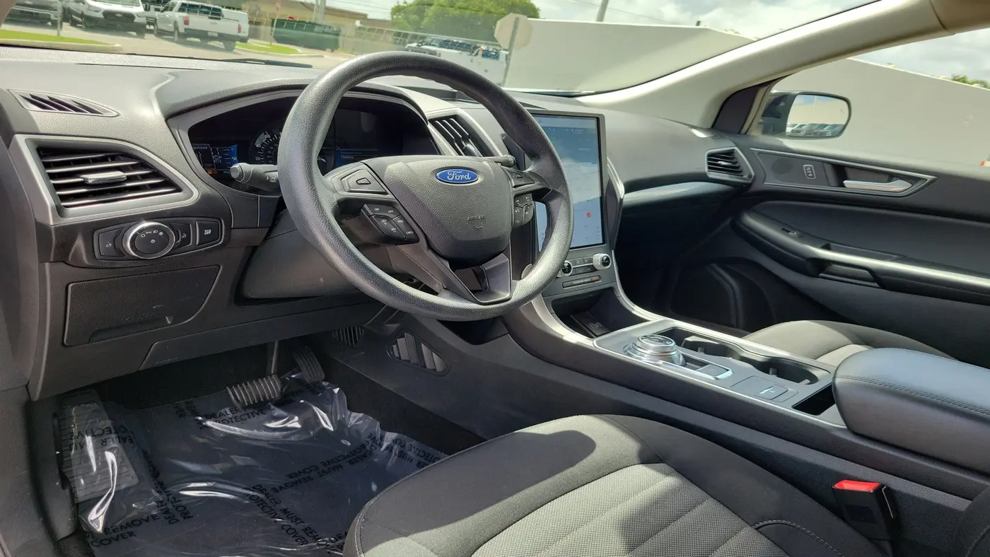 2022 Ford Edge - $17,880