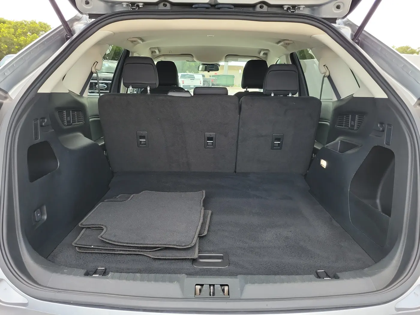2022 Ford Edge - $17,880