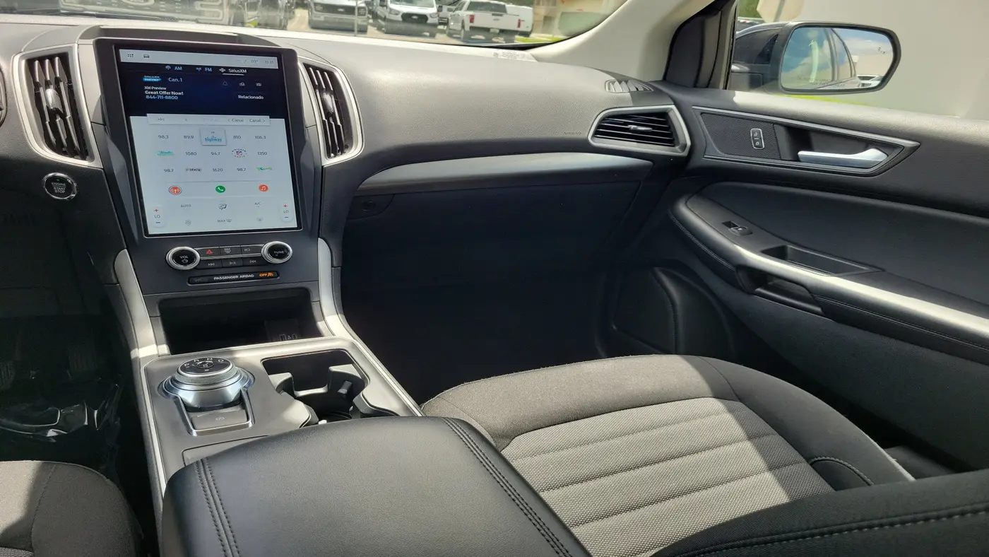2022 Ford Edge - $17,880