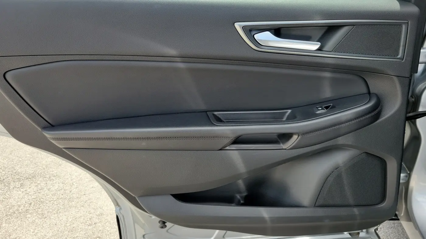 2022 Ford Edge - $17,880